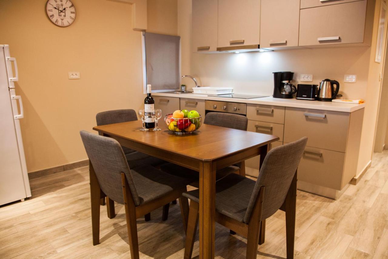 Paporas Apartments สโวโรนาตา ภายนอก รูปภาพ