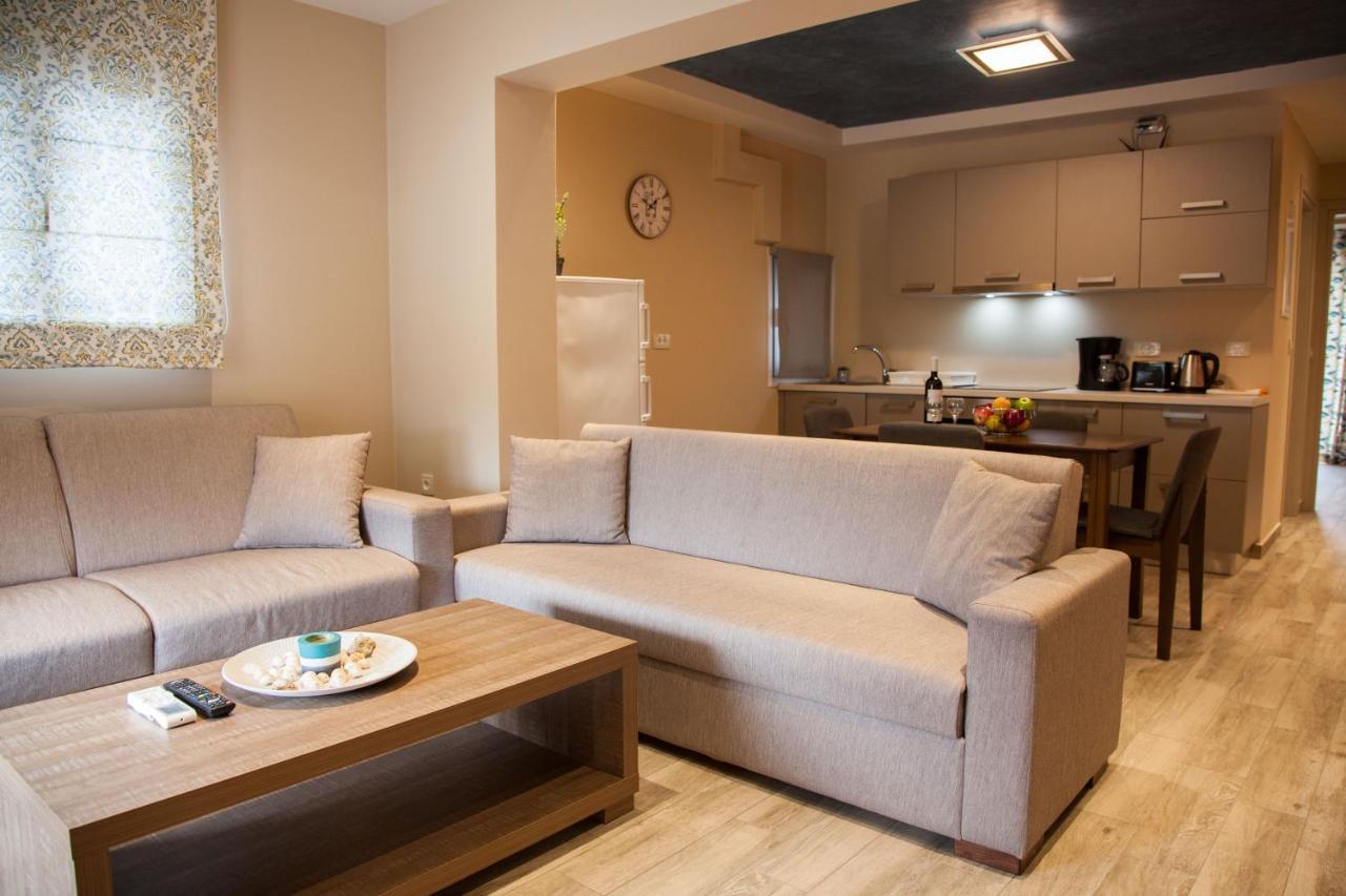 Paporas Apartments สโวโรนาตา ภายนอก รูปภาพ