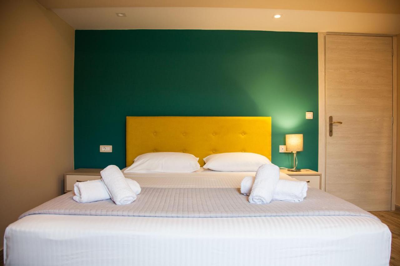 Paporas Apartments สโวโรนาตา ภายนอก รูปภาพ